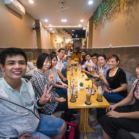 Language Exchange Hostel 1 Ho Chi Minh City Bagian luar foto